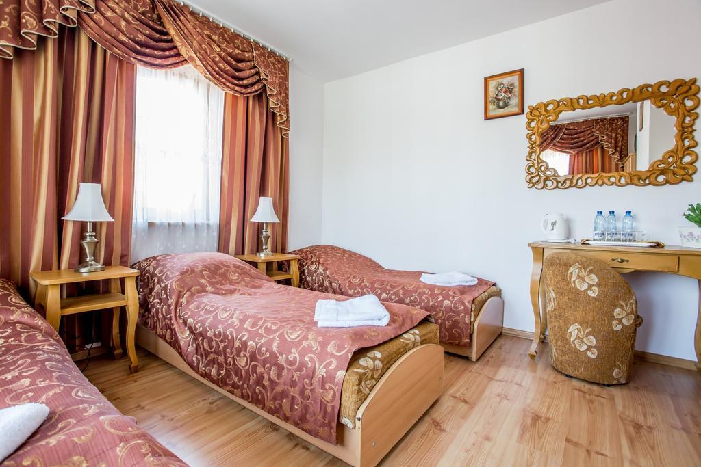 Hotel Pod Modrzewiami Zakopane Habitación foto