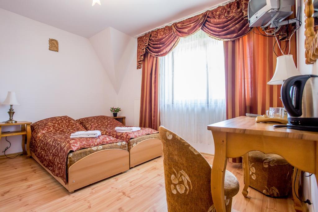 Hotel Pod Modrzewiami Zakopane Habitación foto